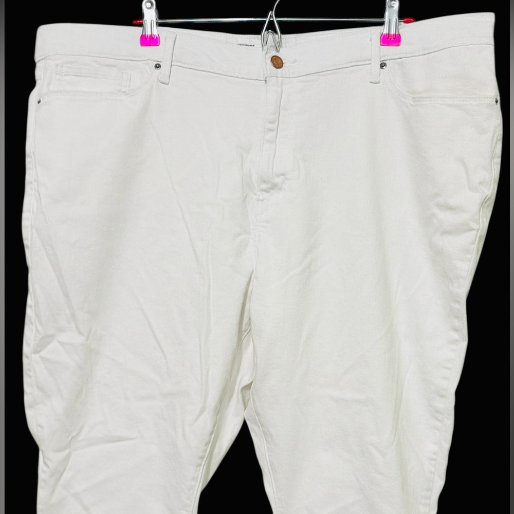 Levi Strauss Signature Gold MidRise Slim Fit Capri Stretch White Jean Plus Sz 24 - Picture 7 of 12